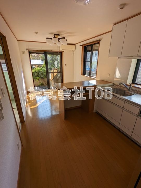 エスポワール-西つつじヶ丘1丁目-の居間