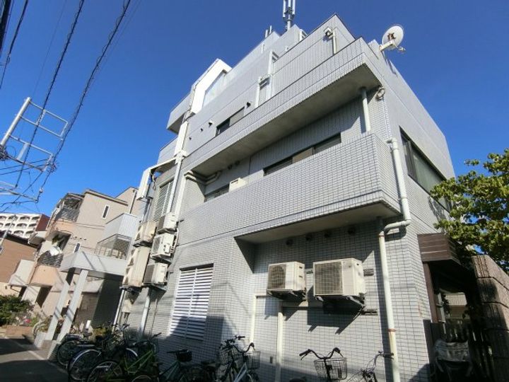 コーポアイーズの外観