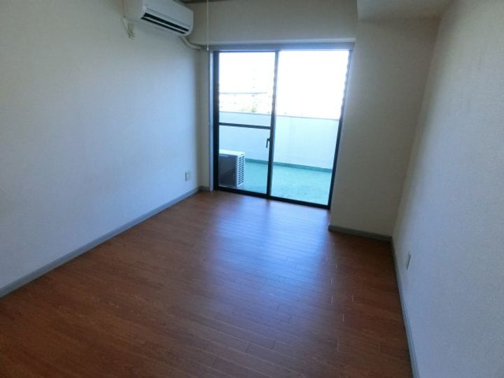 コーポアイーズの居間