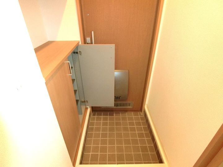 大阪府大阪市住之江区西加賀屋3(マンション)の賃貸物件の玄関