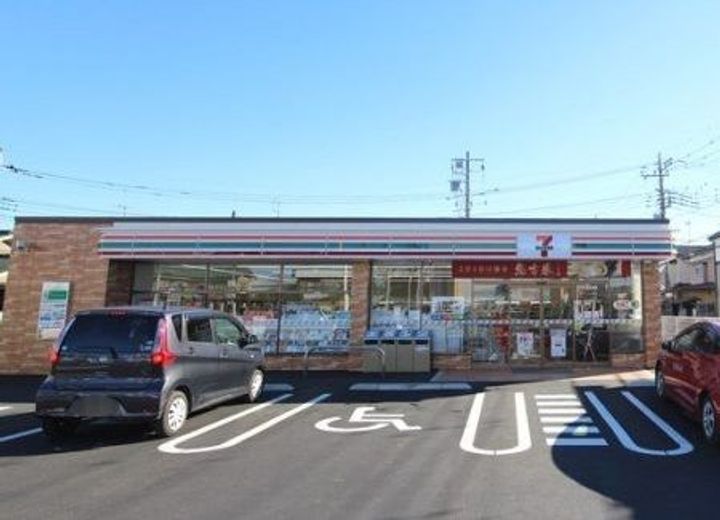 ゴールドスクエアの周辺