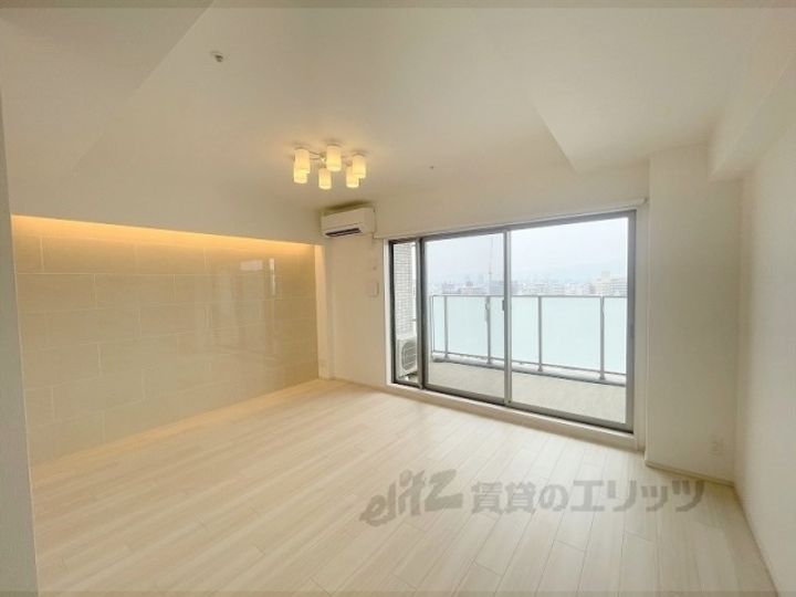 プレジオ永和ASIANの居間