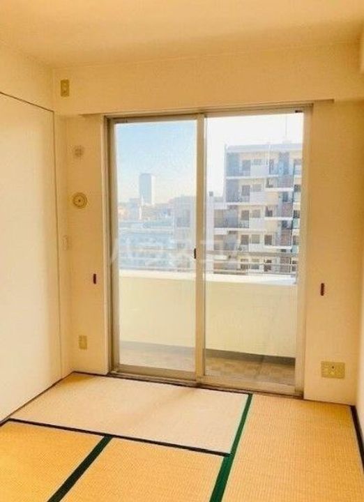 小田急コアロード海老名VIカナルゲートの内装