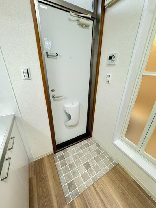 東京都稲城市東長沼(アパート)の賃貸物件の玄関