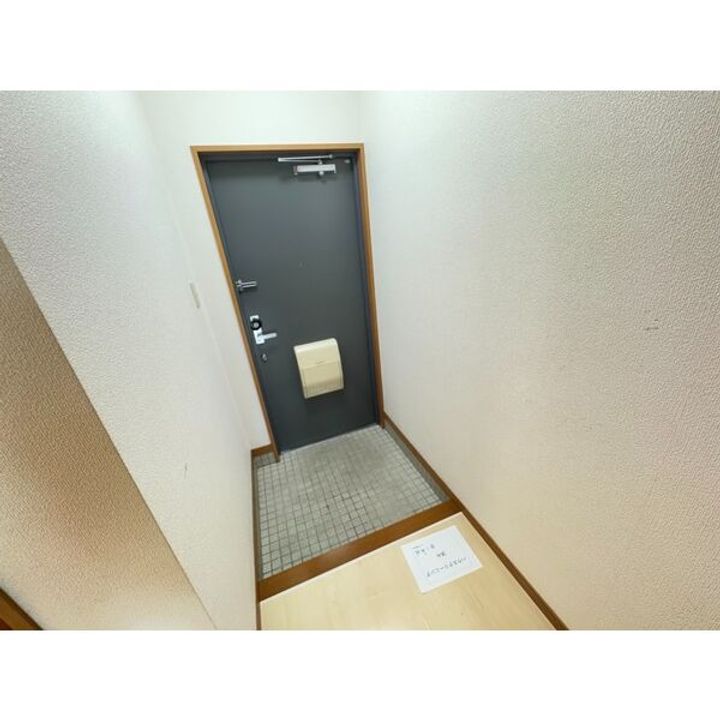 静清第二ハイツの玄関