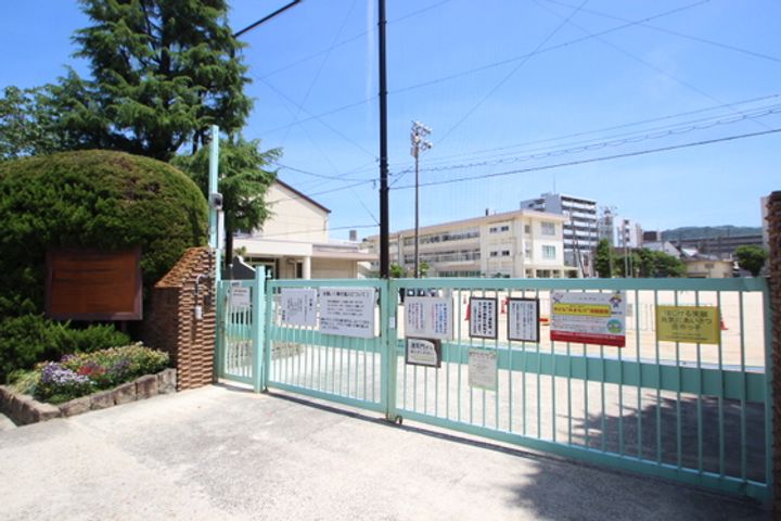 ストゥーディオ雅 B棟の周辺