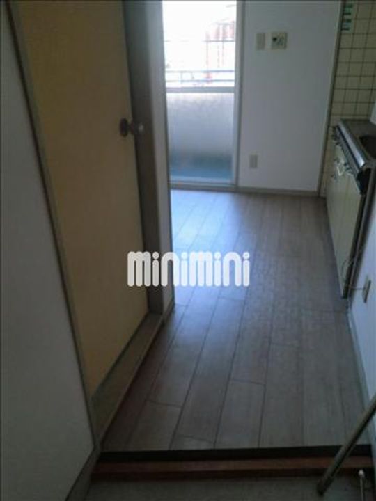 パールハイツの玄関