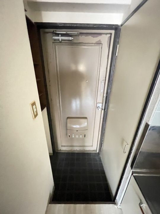 東京都八王子市大塚(マンション)の賃貸物件の玄関