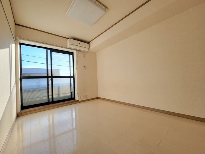 マリンアークの居間