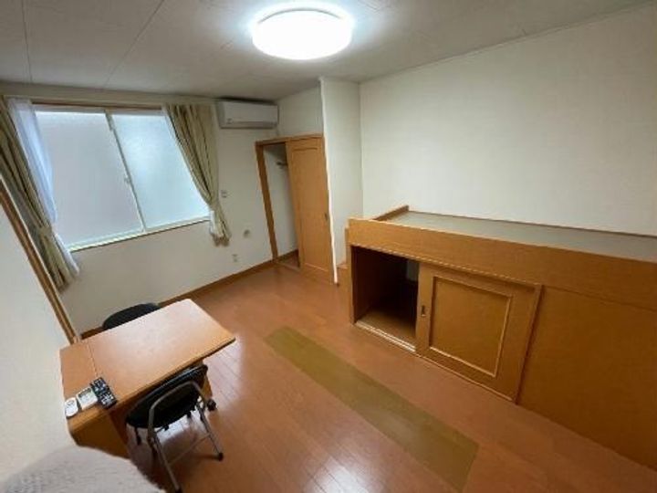 レオパレス北川の居間