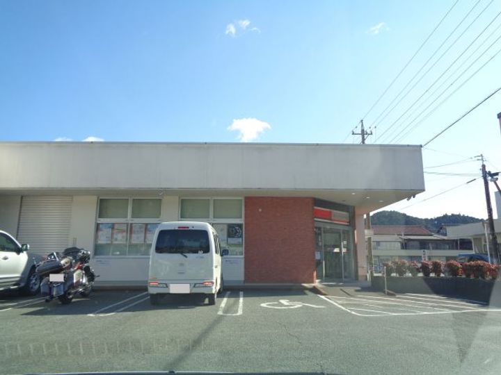 ぶるうぱいんの周辺