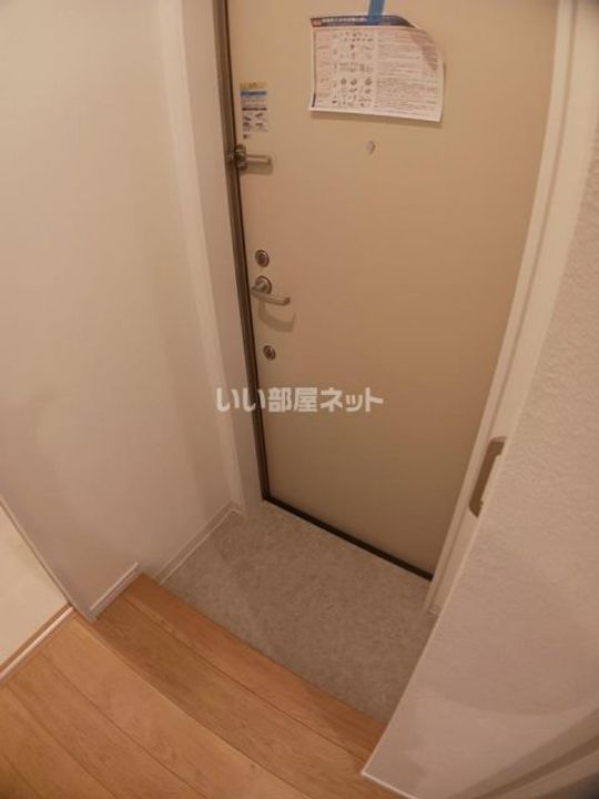 大阪府泉佐野市大西1(アパート)の賃貸物件の玄関