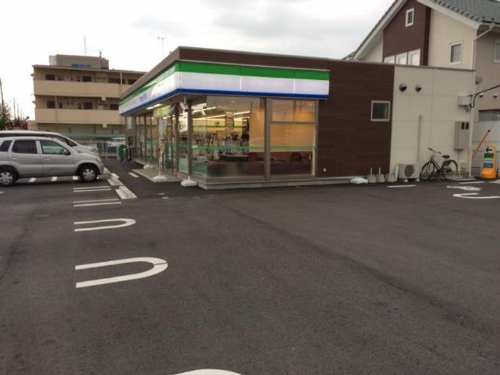 アズールの周辺