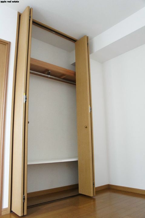 クレセール守恒の内装