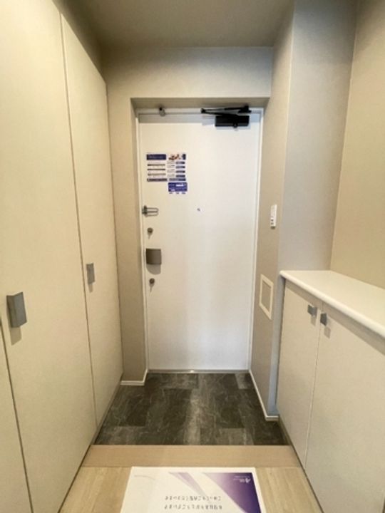 レジディア月島IIの玄関