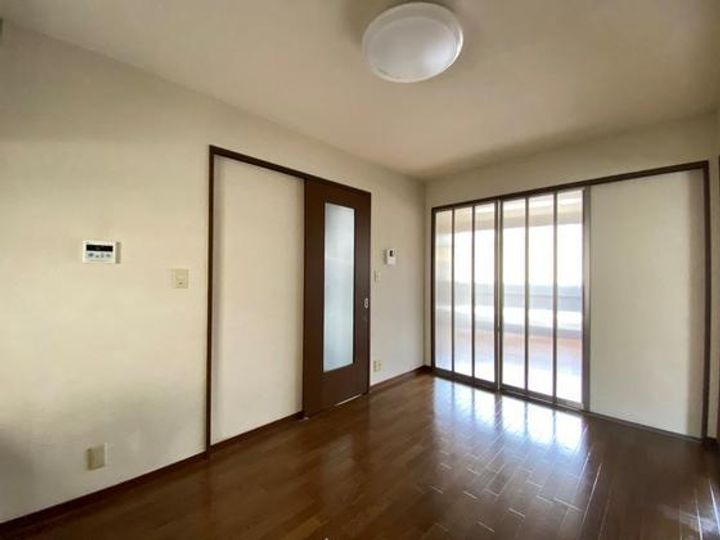 ハピネスサカエの内装