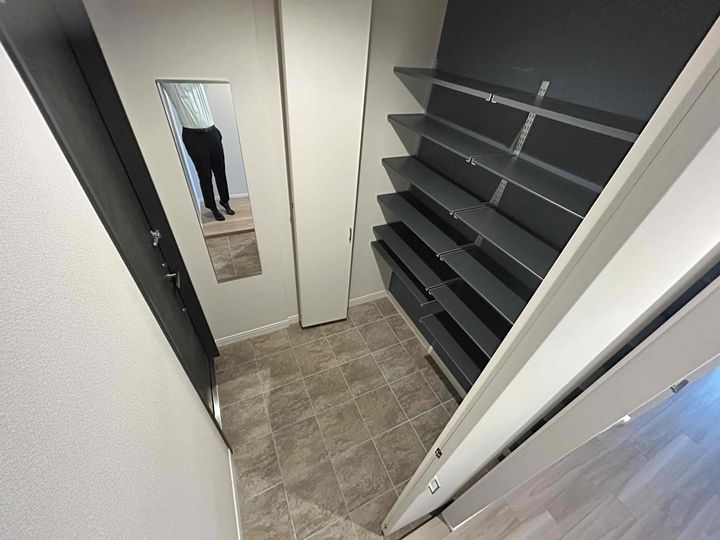 カシータ蓬川緑地ウエストの玄関