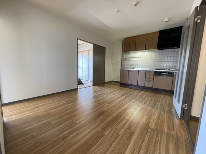 フルーベ庚午の居間