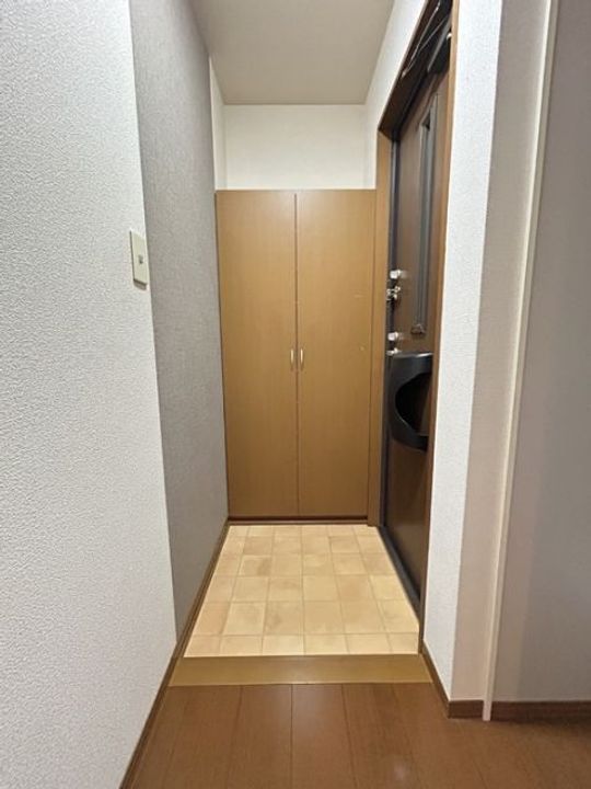 プラシード A棟の玄関