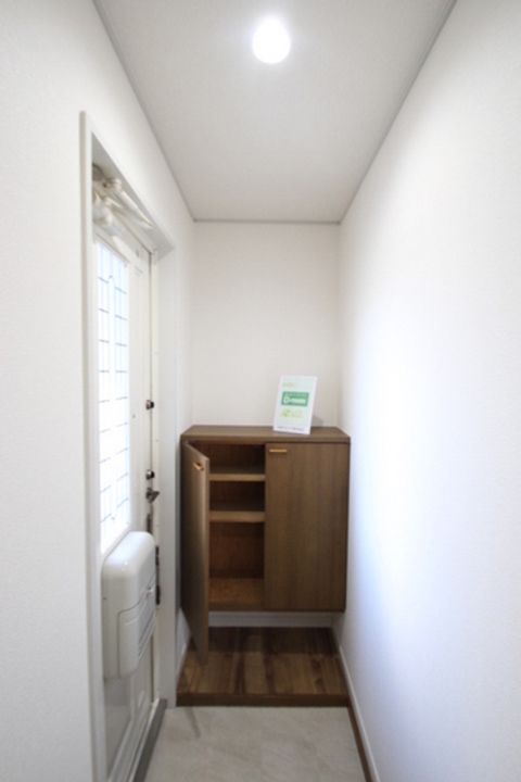 マルベリーM B棟の玄関