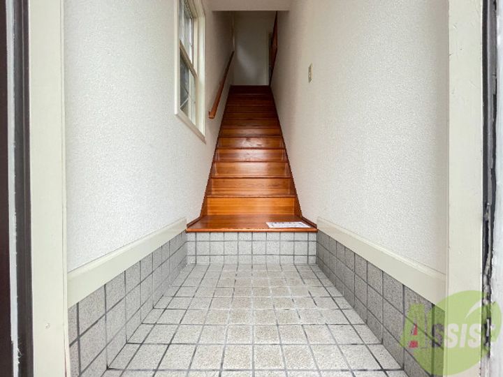 ハイツオーの玄関