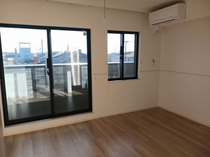 埼玉県越谷市神明町2(アパート)の賃貸物件の居間