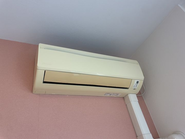 シャルルの内装