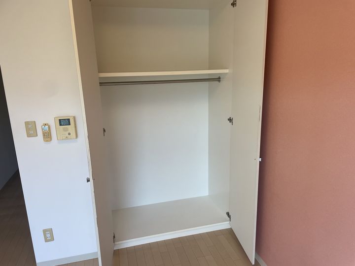 シャルルの内装