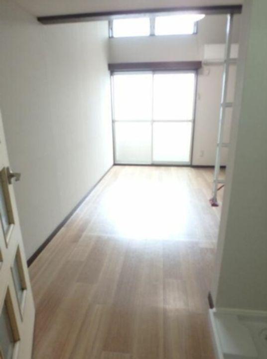 コートビレッジ相武台の居間