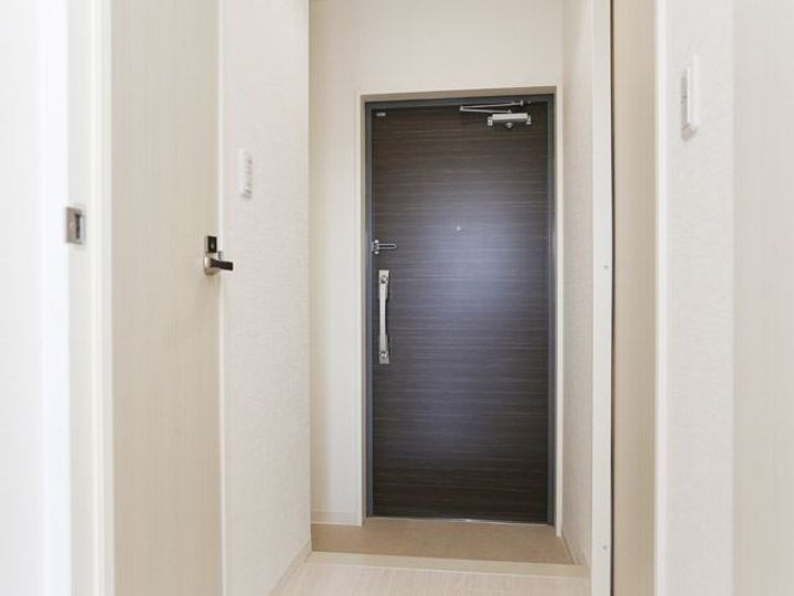 プレミアムキャッスル志賀本通の玄関