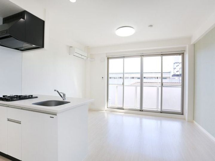 プレミアムキャッスル志賀本通の居間