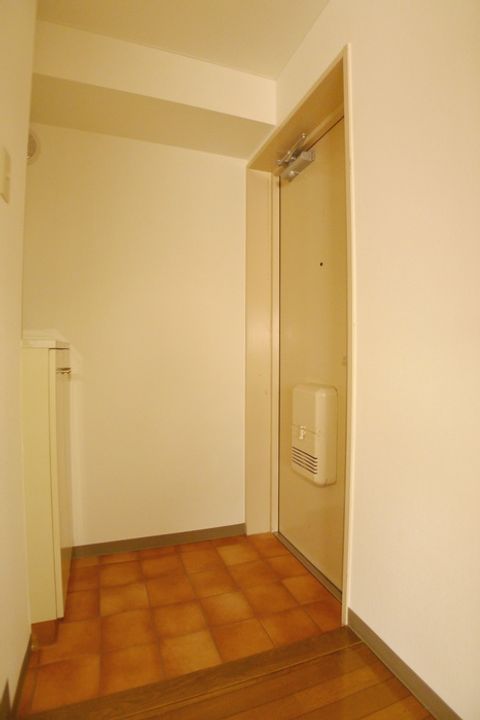 フクロクハイマンション2号館の玄関