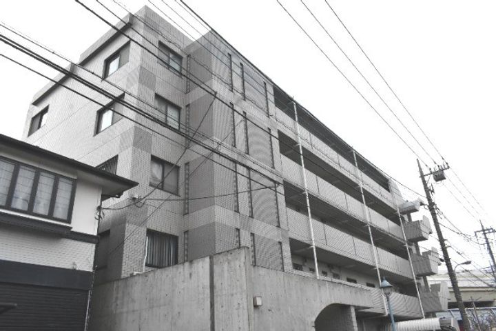 オーネストの外観