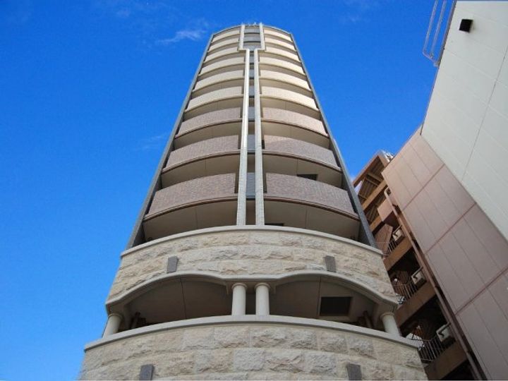 プレサンス天満ステーションフロントの外観