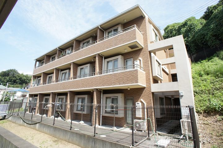 グリーンヒルズB棟の外観