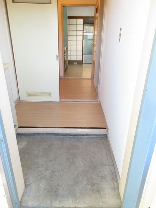 パールマンションの玄関