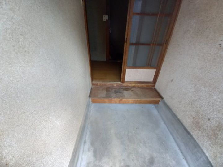 大阪府枚方市村野本町(一戸建)の賃貸物件の玄関