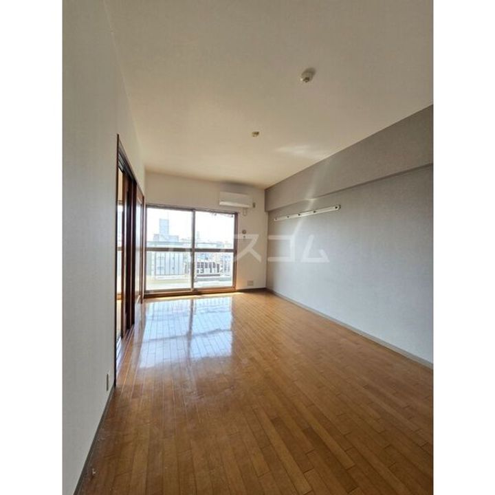 ザ・ミレニアムタワーの居間