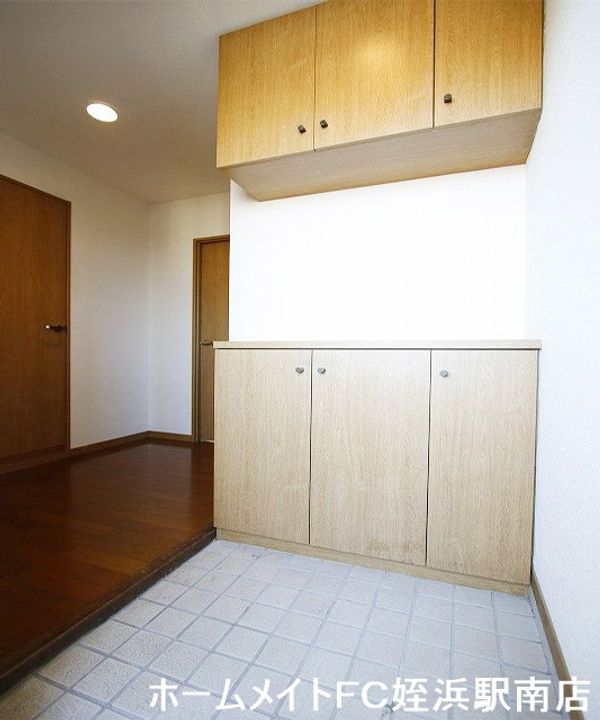 福岡県福岡市西区内浜1(マンション)の賃貸物件の玄関