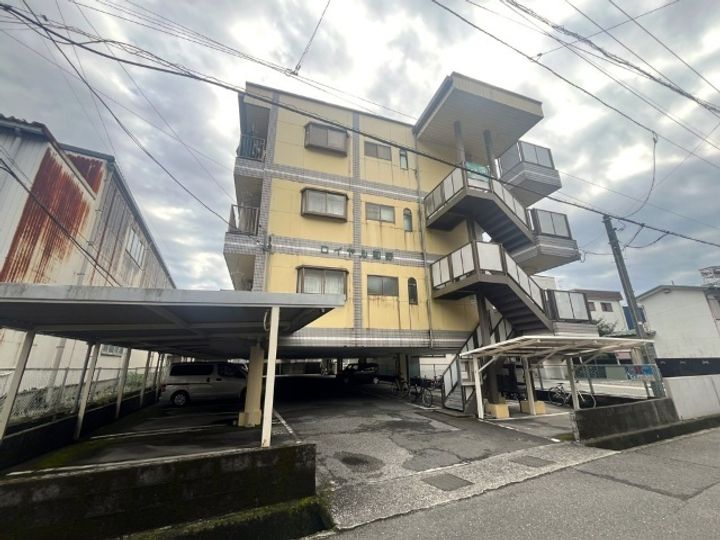 ロイヤル薊野の外観