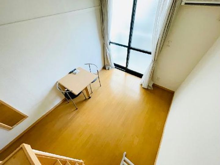 レオパレスVilla偕楽の居間