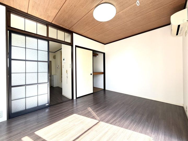 コーポラス東菓の居間