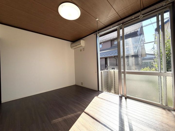 コーポラス東菓の居間