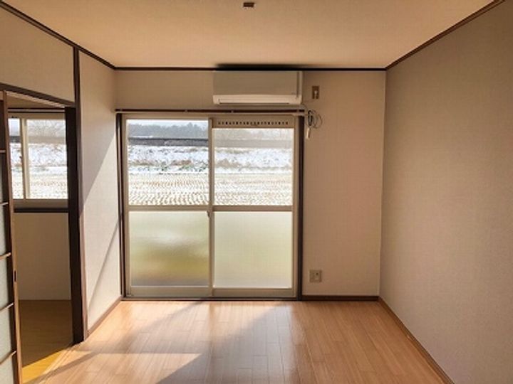 リバーサイド津山2の居間