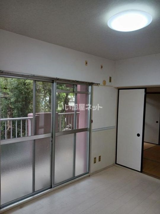 マンションKM-1の居間