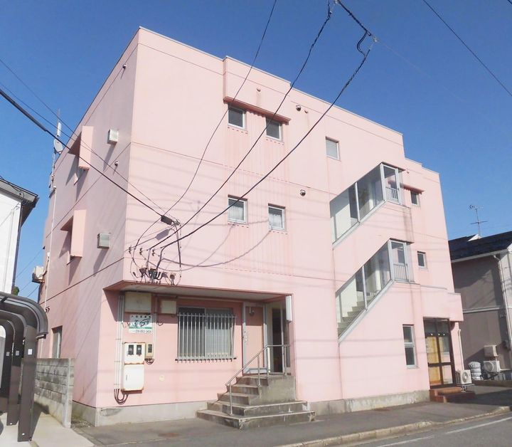 シャンポール小川の外観