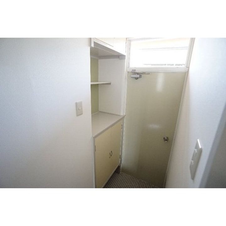 ファミール近藤の玄関