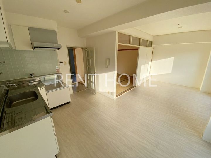 ハイツサングリーンの居間