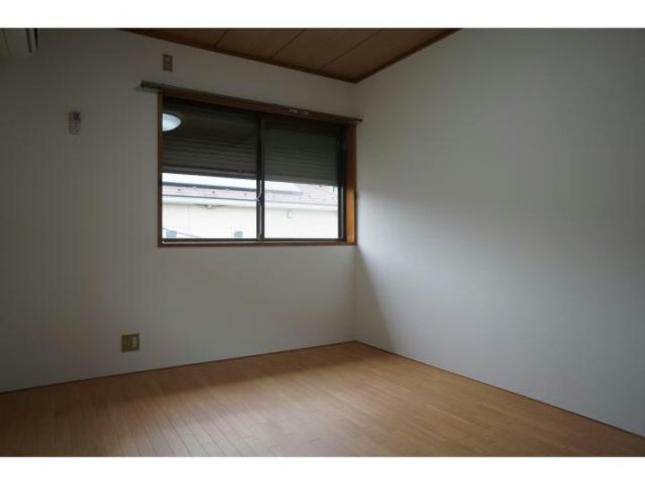 乙顔コーポの居間