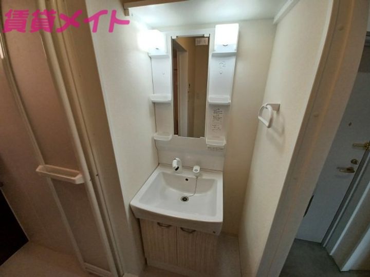 メゾンモンマルトル江場の内装